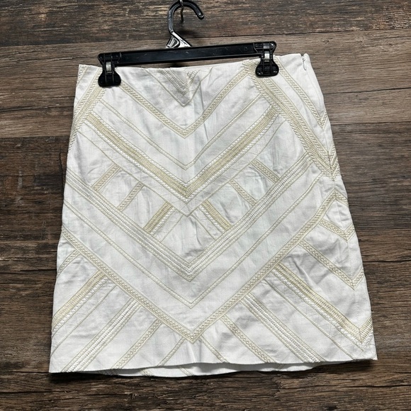 White House Black Market Dresses & Skirts - White House Black Market White Cream Knee-Length Pencil Skirt